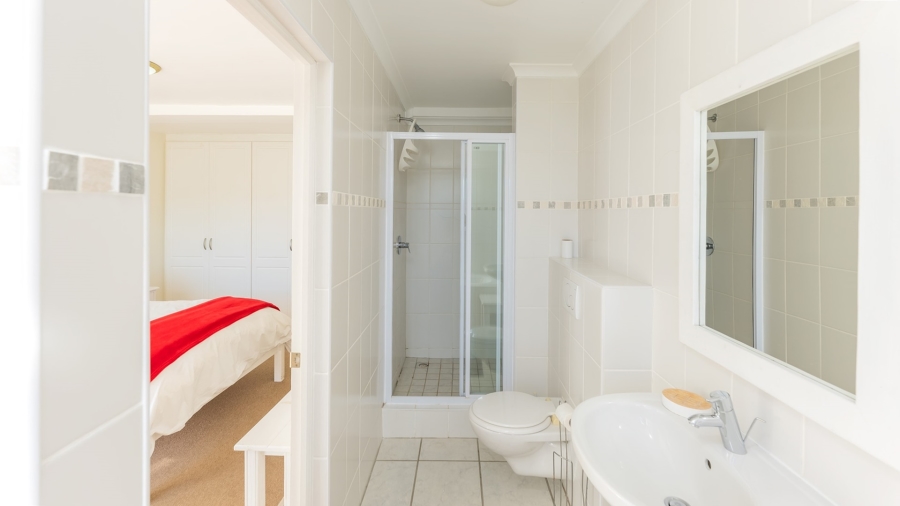 To Let 3 Bedroom Property for Rent in Struisbaai Western Cape